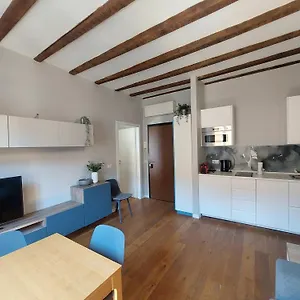 Perfect Place In Porta Venezia Ii , Milan Italy